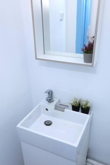 3 Bdrm Apartment In City Center Bucarest Exterior foto