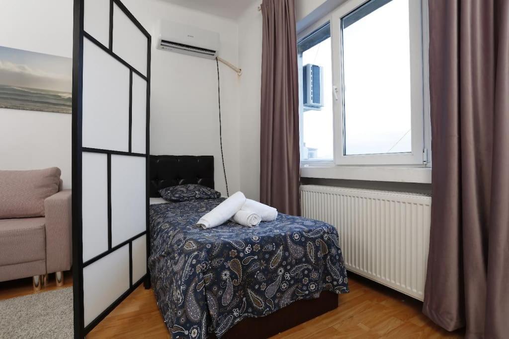 3 Bdrm Apartment In City Center Bucarest Exterior foto