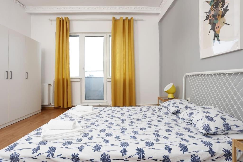 3 Bdrm Apartment In City Center Bucarest Exterior foto