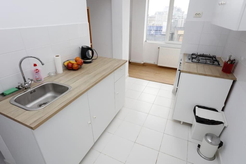 3 Bdrm Apartment In City Center Bucarest Exterior foto