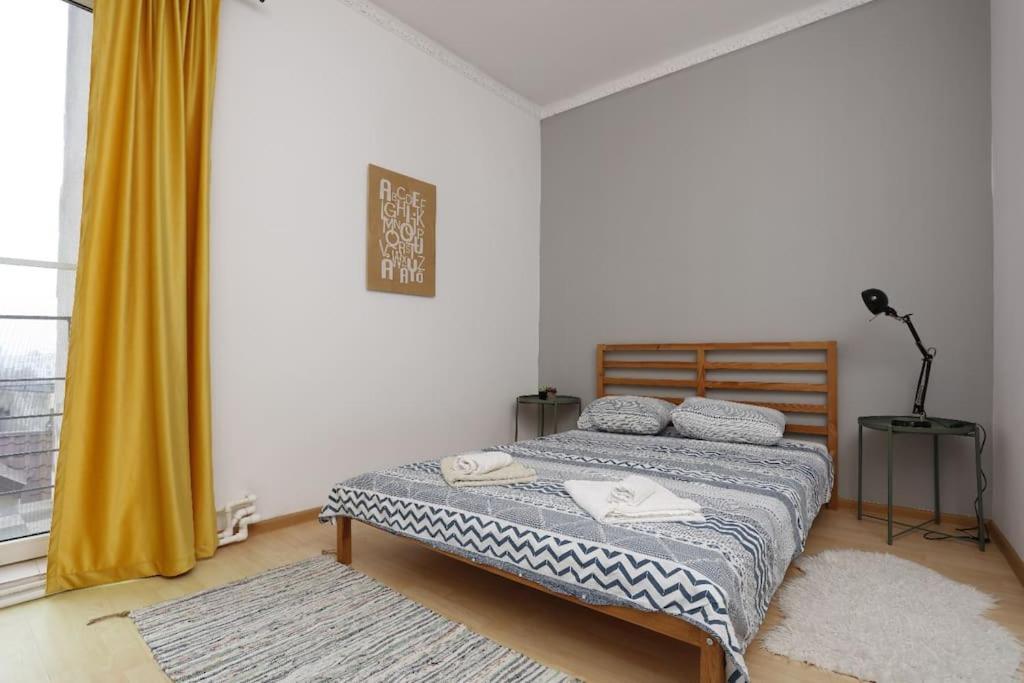 3 Bdrm Apartment In City Center Bucarest Exterior foto