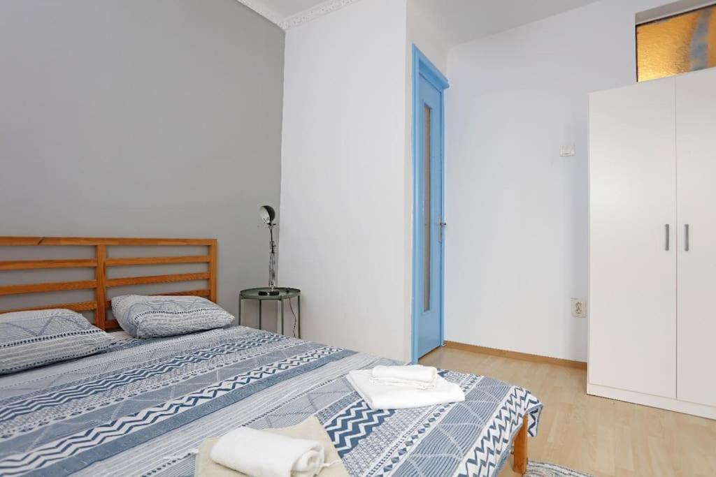 3 Bdrm Apartment In City Center Bucarest Exterior foto
