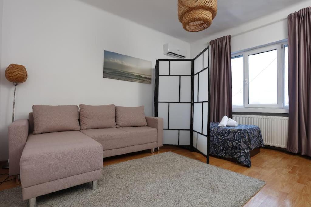3 Bdrm Apartment In City Center Bucarest Exterior foto